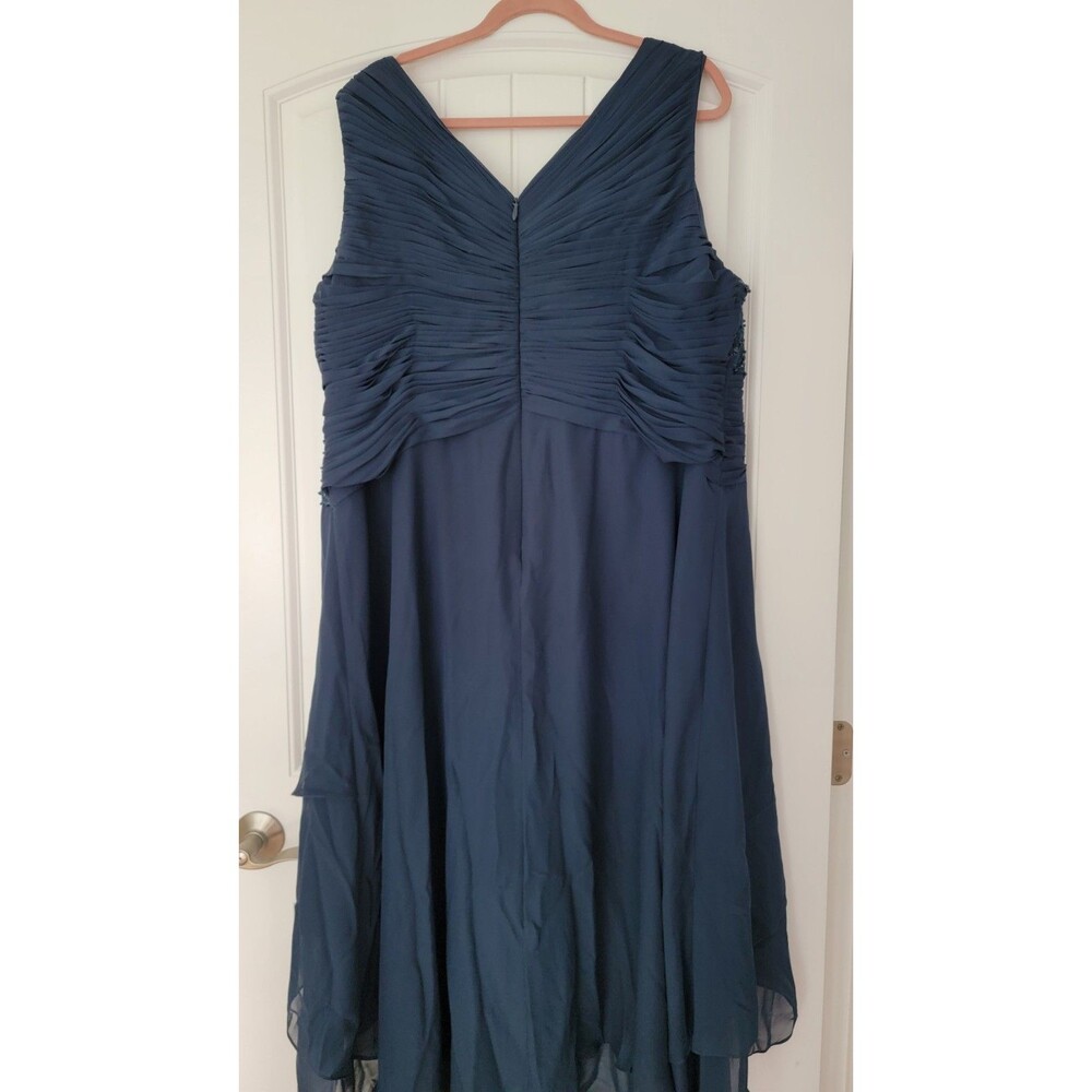 J.J.'s cocktail/special occasion dress in navy chiffon hi lo design new 22W - Picture 4 of 8